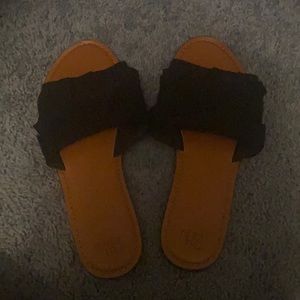 Time and Tru Sandals
